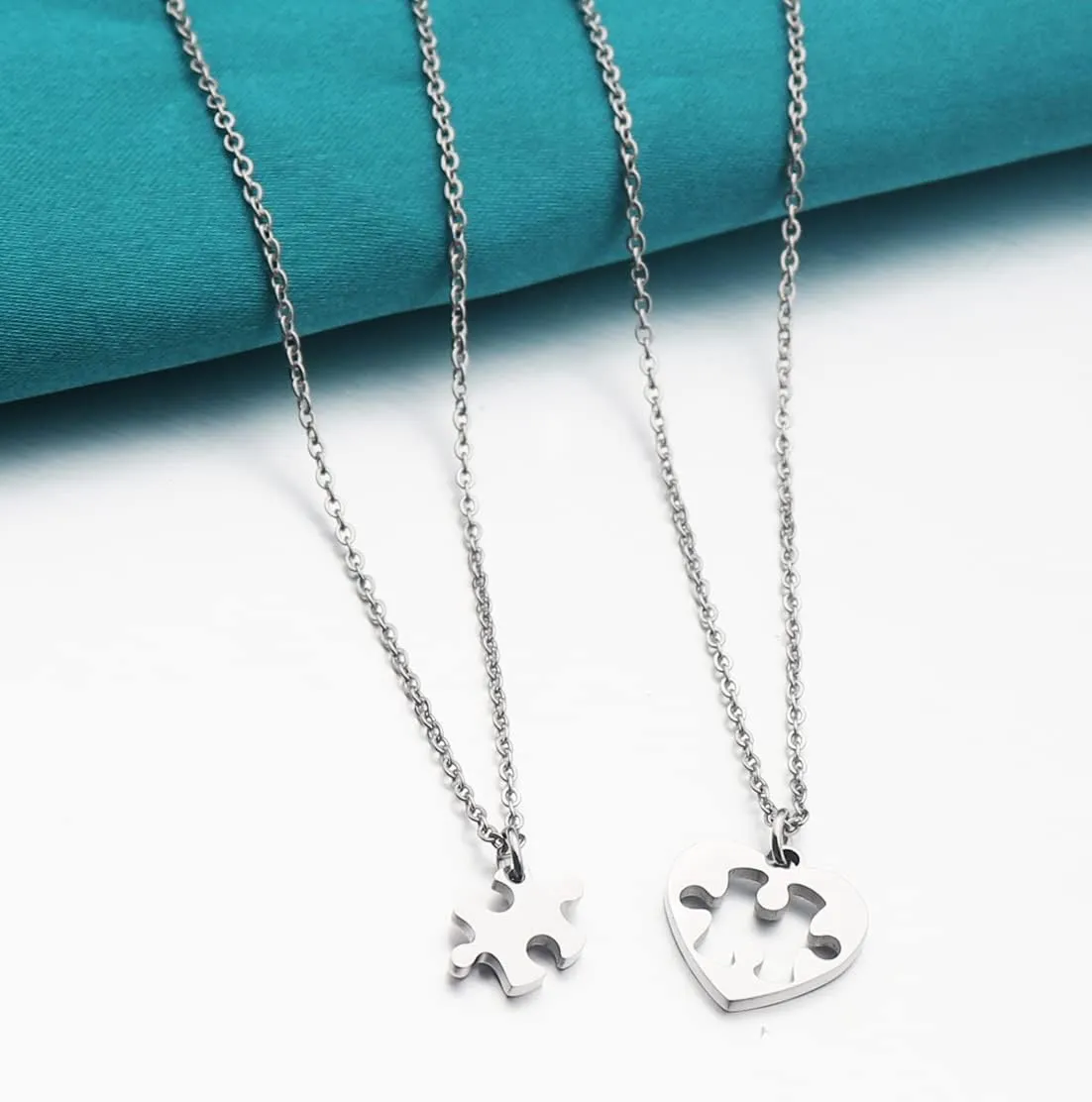 Ankiyabe Mother Daughter Necklace Gift Matching Mom and Daughter Necklaces Set Heart Cut Out Necklace for 2 Mum Daughter Gift