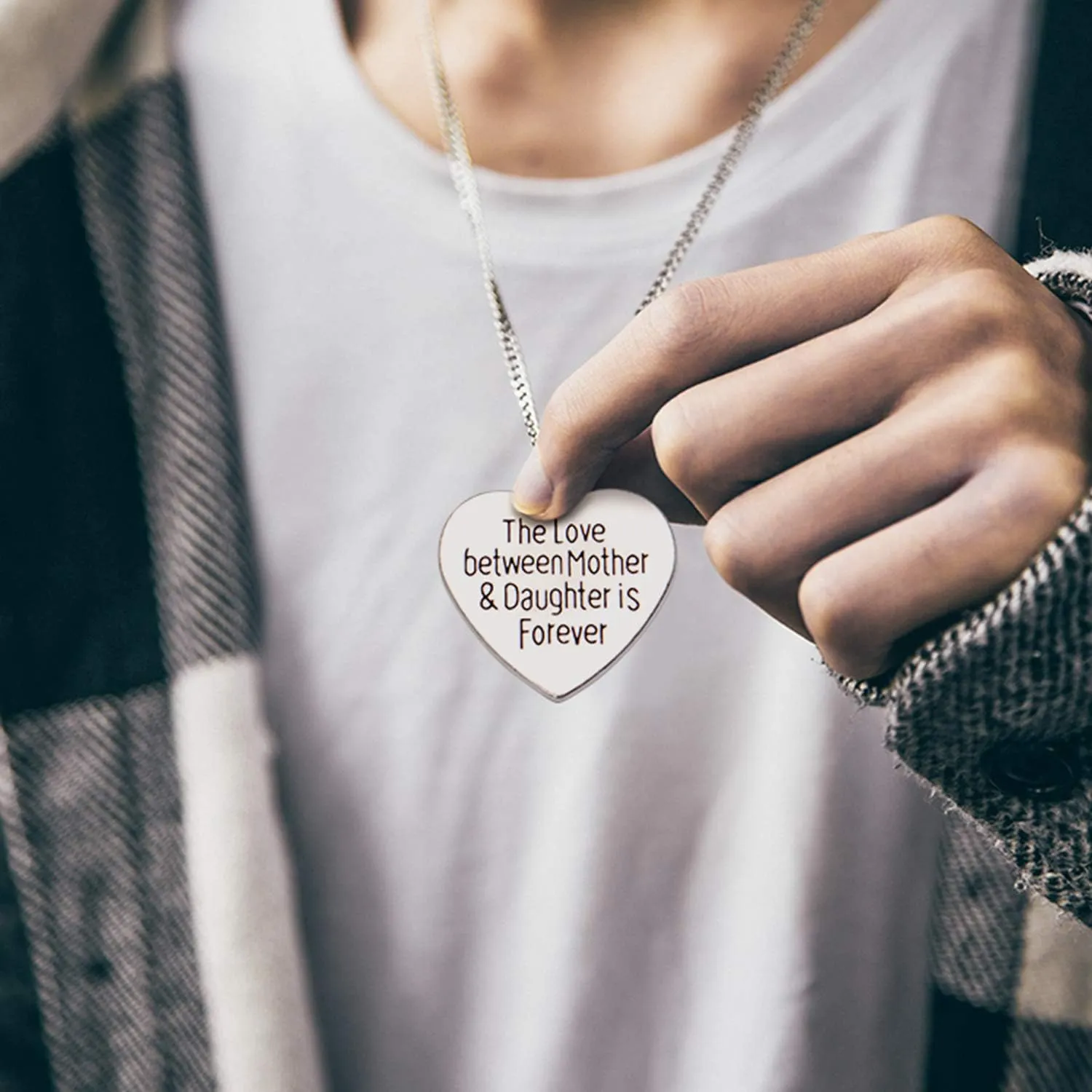 Aylifu 30pcs Heart-shaped Charms with Message 'The Love Between Mother & Daughter is Forever' Crafts Supplies Jewelry Findings for Bracelet Necklace Keychain Pendants