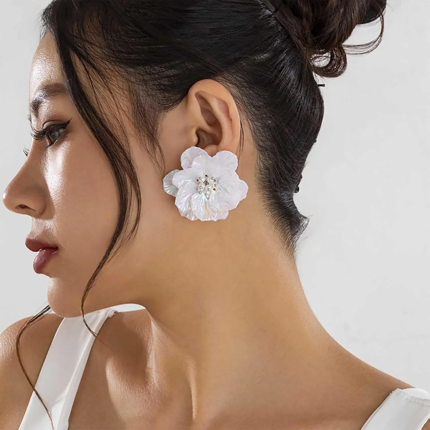 Boho White Flower Stud Earrings Big Pearl Flower Earrings Bridal Floral Stud Earrings Pearl Floral Earrings Pearl Petal Earrings Jewelry for Women