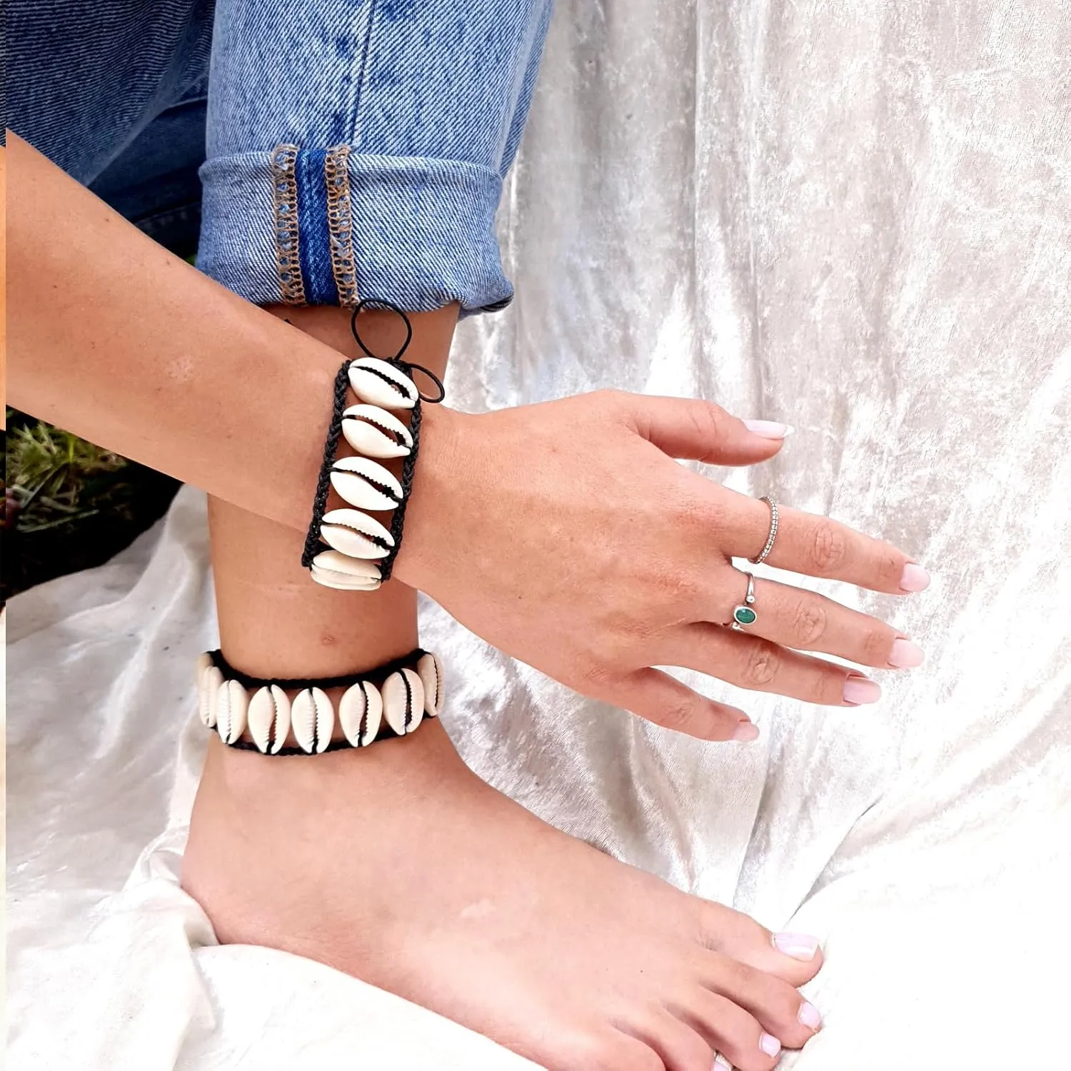 Bracelet Cowrie Puka Shell Adjustable Cotton Thread Beach Boho Chic Style for Men and Women 2Psc (Black)