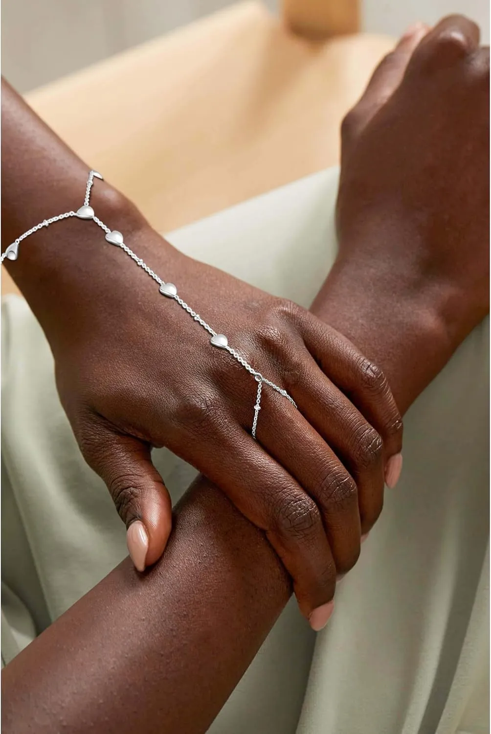 Bracelets for Women,14K Gold/Silver Plated Dainty Hand Chain Bracelets Trendy Ring Chain Bracelet Charm Gold Cuff Bangle Stackable Bracelets Fashion Body Jewelry Adjustable Waterproof Gifts for Her