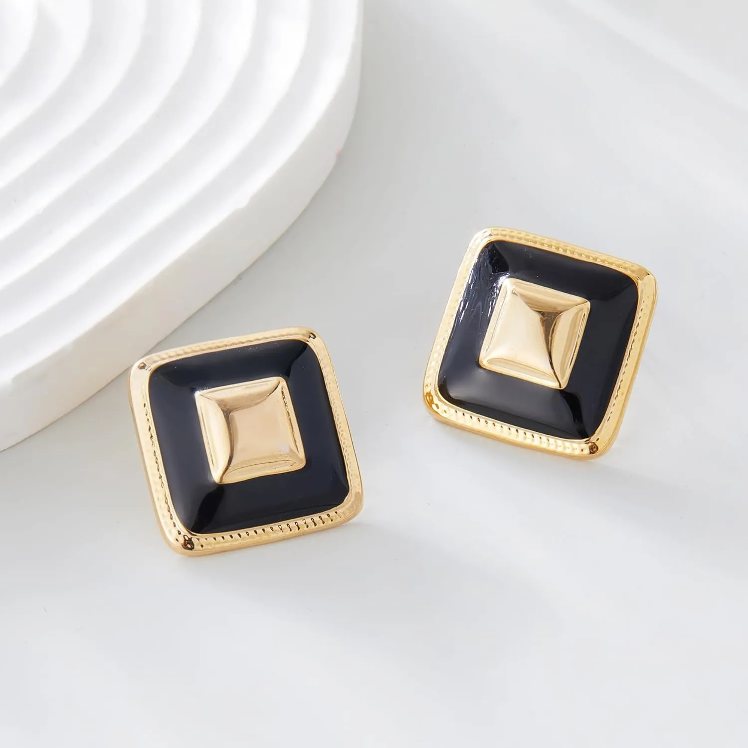 Chunky Gold Earrings Stud for Women Square Black Flower Stud Earrings Red Statement Earrings Dainty Large Retro Earrings Party Jewelry Gifts for Women