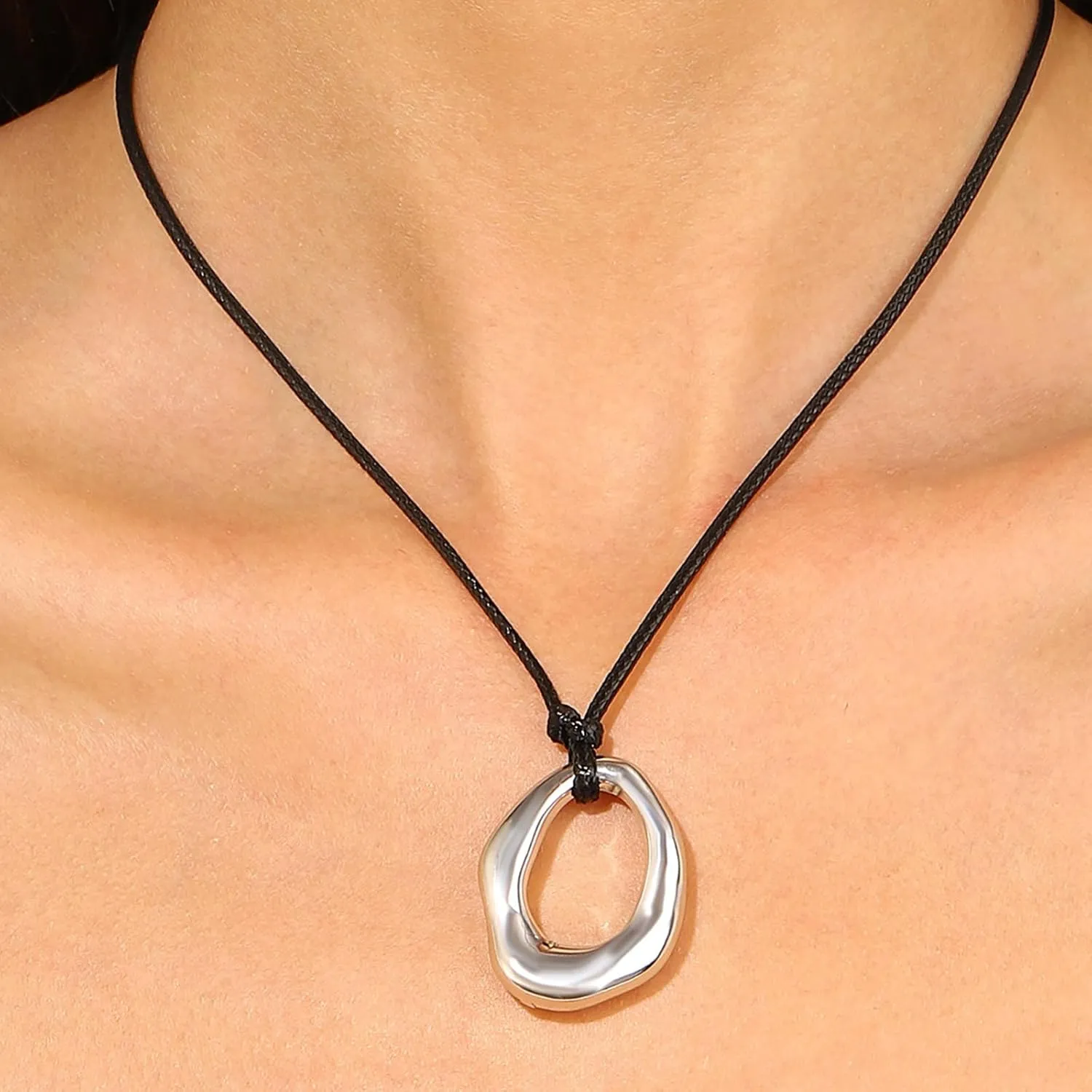 Chunky Gold Necklaces for Women Gold Statement Necklace Trendy Black Rope Choker Necklaces Long Silver Chunky Charm Necklace Irregular Hollow Pendant Necklace Summer Jewelry