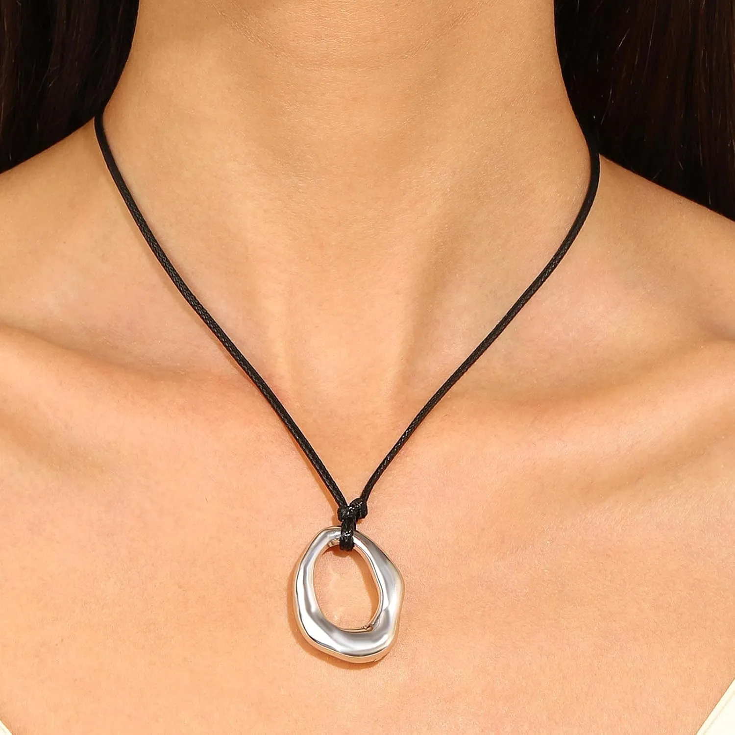 Chunky Gold Necklaces for Women Gold Statement Necklace Trendy Black Rope Choker Necklaces Long Silver Chunky Charm Necklace Irregular Hollow Pendant Necklace Summer Jewelry