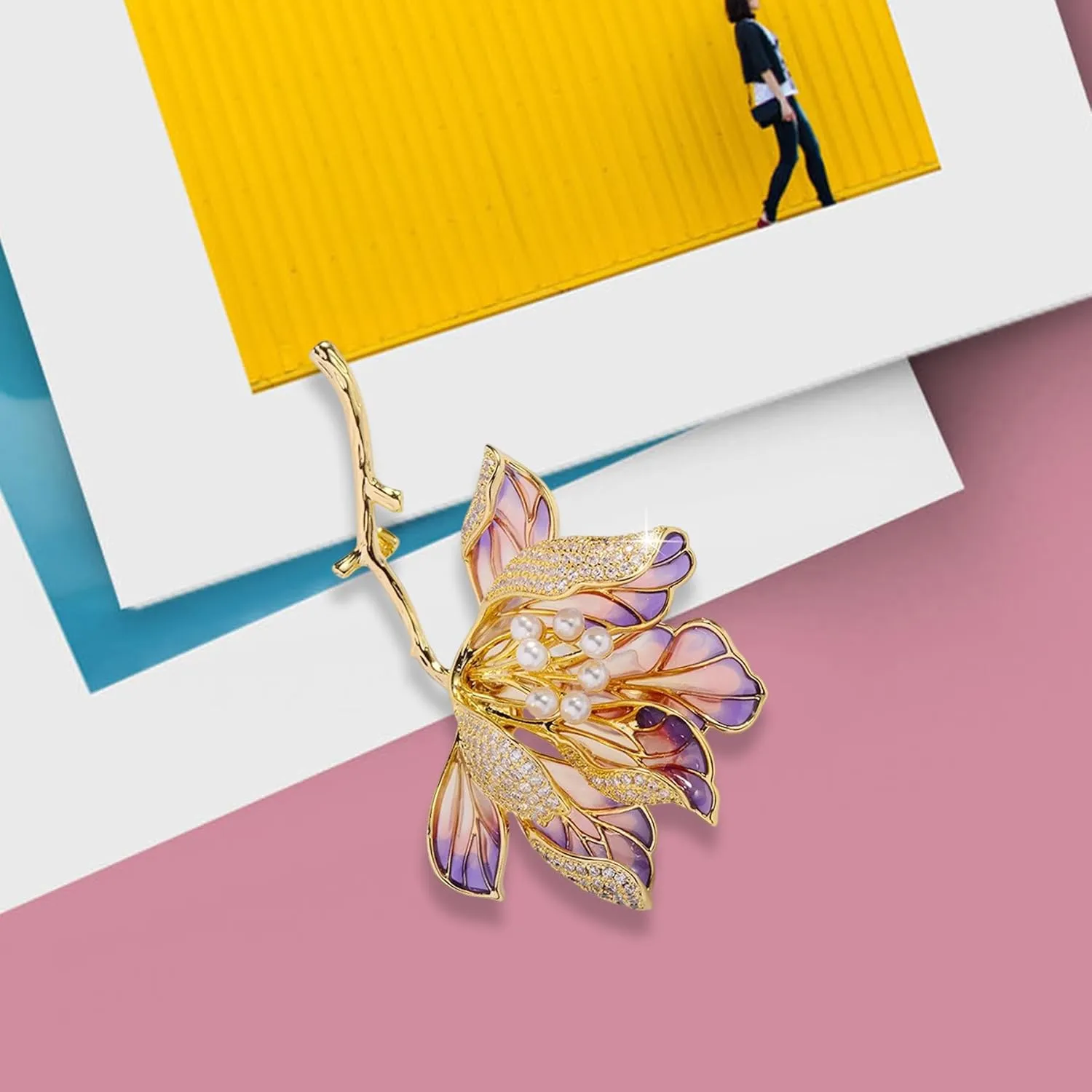 Crystal Flower Brooch Pins for Women Elegant Enamel Rhinestone Floral Brooches Pin Fashion Jewelry for Party Dance Wedding Banquet Brooch for Women Gift