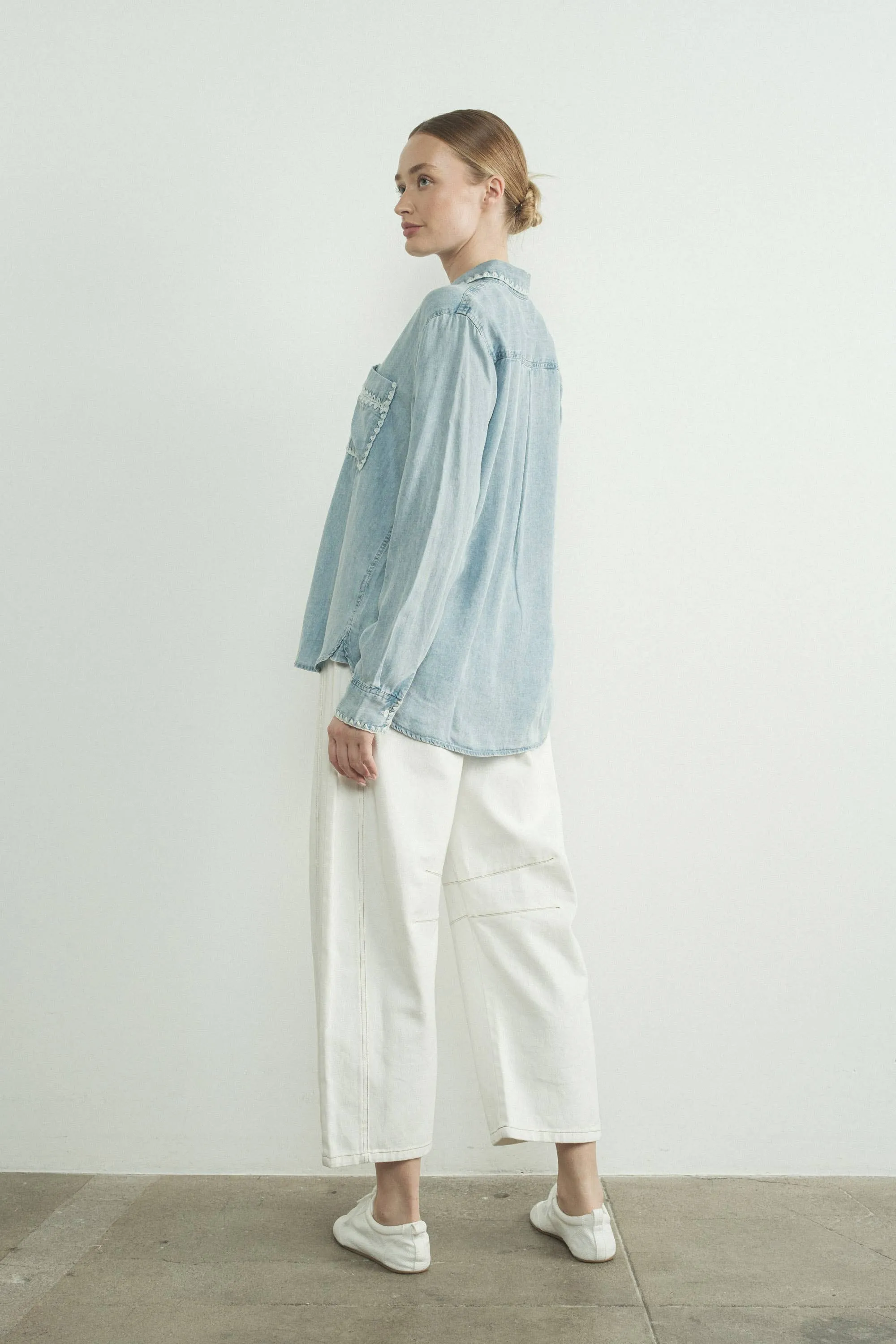 DENIM SHIRT W/ EMBROIDERED DETAIL