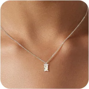 Diamond Pendant Necklace for Women, Dainty Gold Necklace 18k Gold Plated Paperclip Choker Necklaces Cute Open Oval Necklaces Simple Gold Necklace Jewelry Gifts for Women Trendy