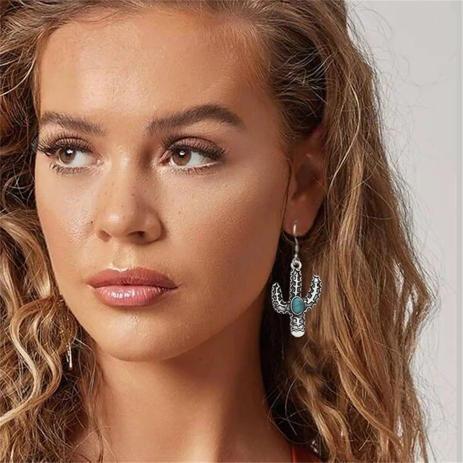 Dreuyet Western Earrings Antique Cactus Turquoise Earrings Handmade Ethnic Boho Earrings Retro Wooden Teardrop Western Dangle Earrings for Women Western Jewelry