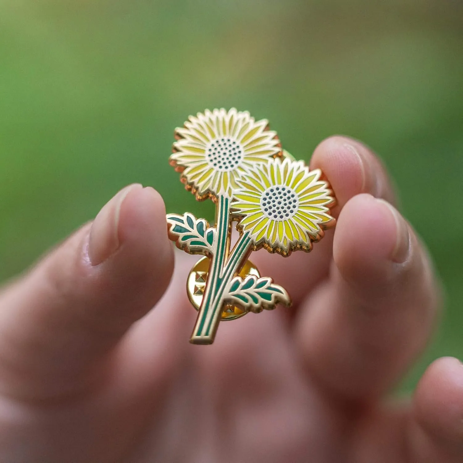 Enamel Flower Wedding Pin - Floral Brooch for Men & Women - Lapel Pin Favors