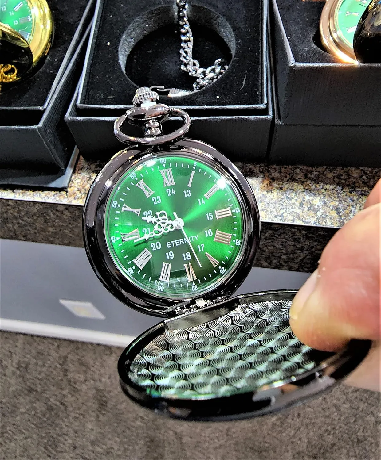 Engraved pocket watch, Green dial with Roman numerals, comes with the chain, fitted box and engraving. Vintage style Gold pocket watch personalized (Black)
