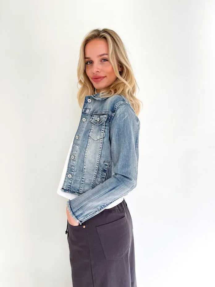 FRAYED HEM DENIM JACKET