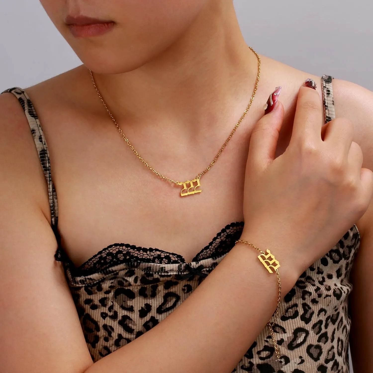 Gold Angel Number Necklace Bracelets for Women, 111 222 333 444 555 666 777 888 999 Dainty Pendants Necklace Bracelets Personalized Number Chain Necklace Bracelets set