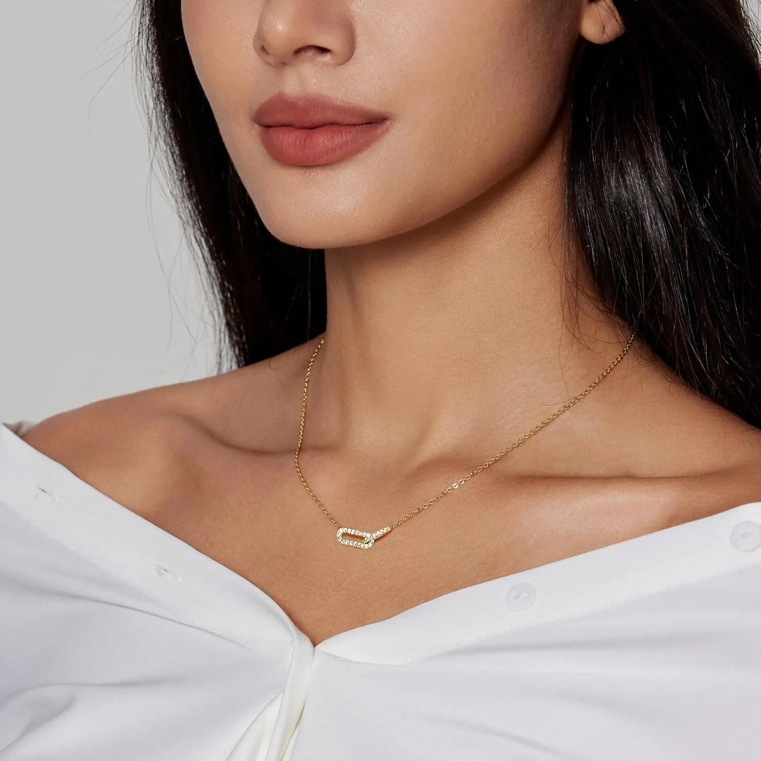 Gold Dainty Diamond Pendant Necklace for Women Simple 14K Gold Plated Paperclip Choker Necklaces Cute Minimalist Open Oval Necklaces Gold Jewelry for Women Gifts