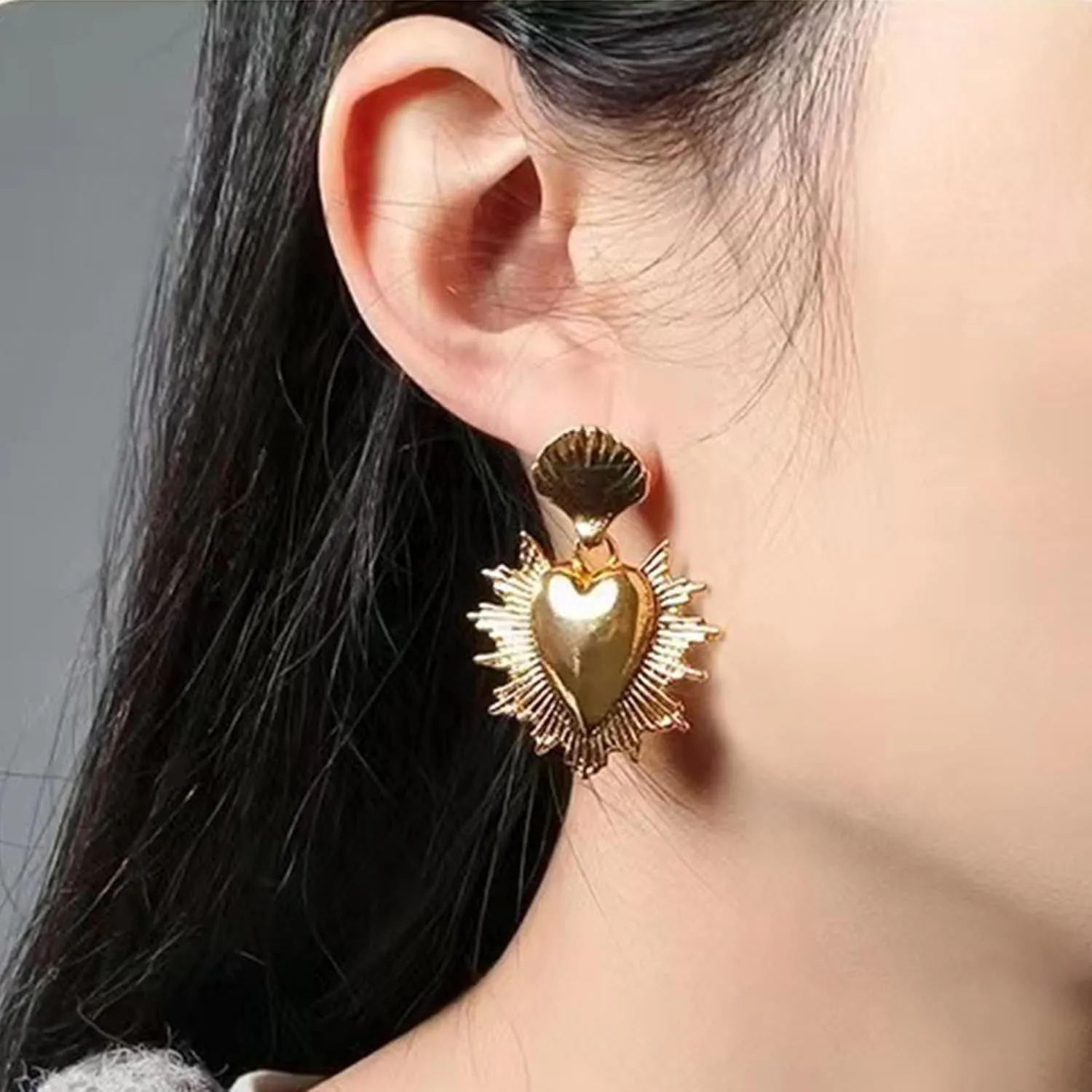 Gold Heart Drop Earrings for Women Chunky Heart Drop Earrings Boho Shell Earrings Heart Statement Earrings Valentine's Day Gift