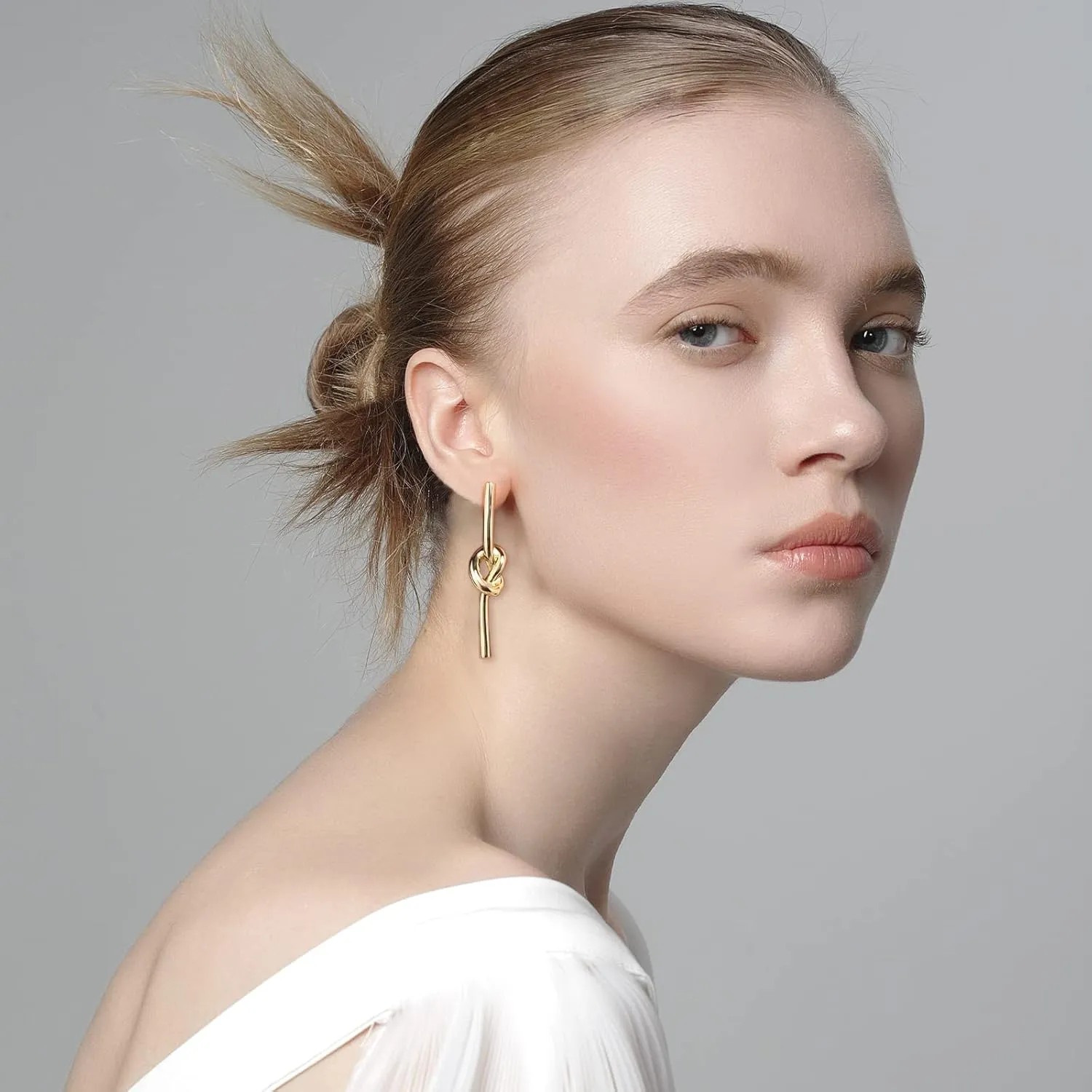 Gold Hoop Earrings for Women 18K Gold Plated Knot Hoop Earrings Statement Lightweight Thick Trendy Small Gold Open Hoops Fashion Jewelry