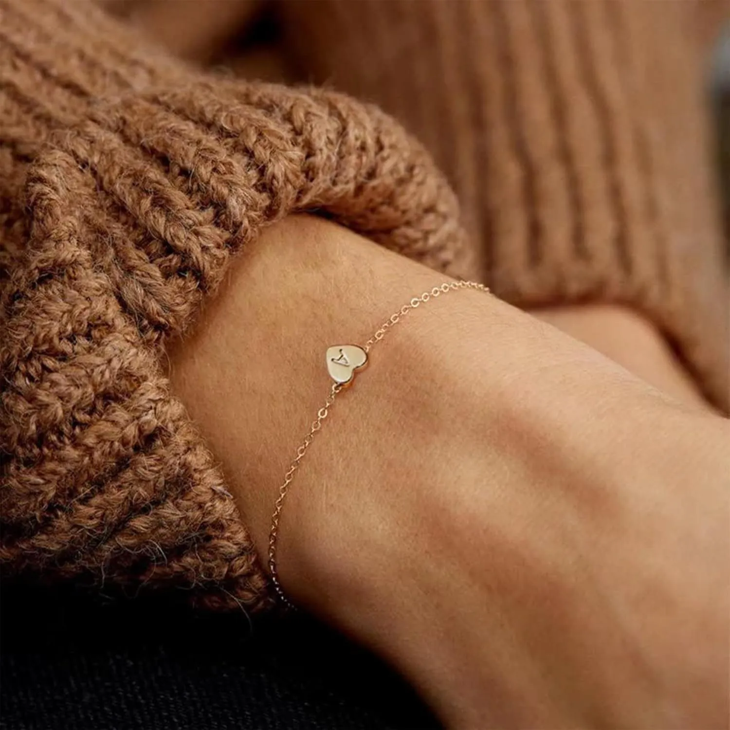 Gold Initial Bracelets for Women, 18K Gold Plated Letter A-Z Initial Bracelet Heart Bracelet Stacks Cute Monogram Bracelet Dainty Gold Bracelets for Women Jewelry Gifts for Women Teen Girls