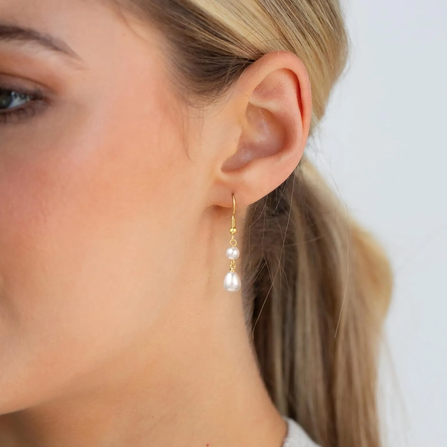 Gold Pearl Dangle Earrings for Women, 14K Gold Plated Small Pearl Drop Huggie Hoop Earrings, Hypoallergenic Dainty Gold Earrings Wedding Jewelry Gifts for Women Trendy