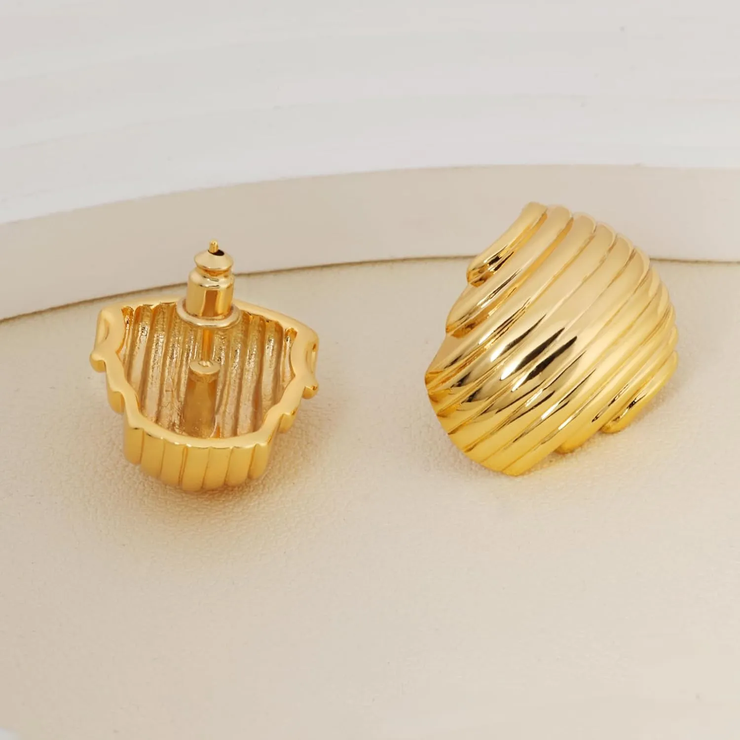 Gold Statement Earrings for Women Trendy, Chunky Gold Earrings Big Shell Wings Textured Dome Earrings Drop Earrings Hypoallergenic Earrings Lightweight Dainty Vintage Jewelry Gift