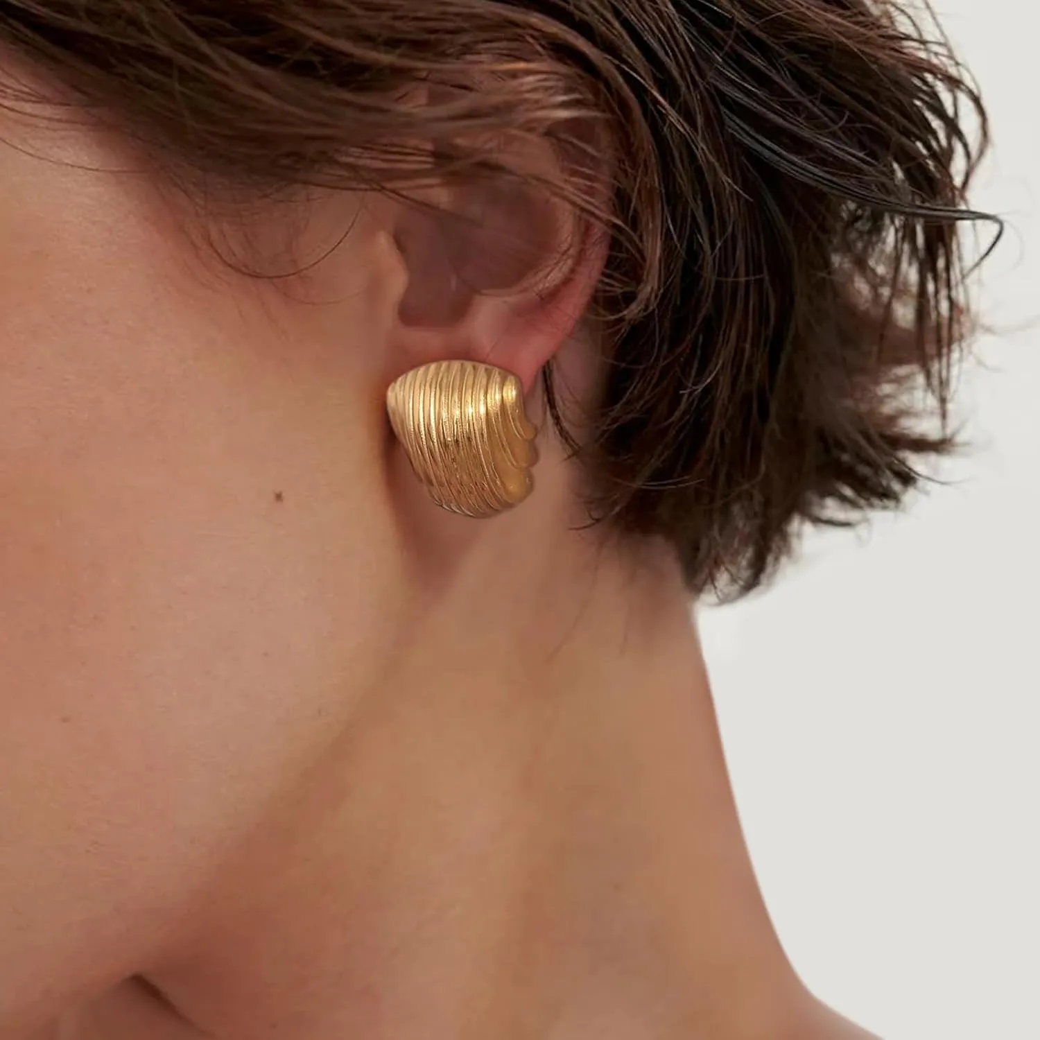 Gold Statement Earrings for Women Trendy, Chunky Gold Earrings Big Shell Wings Textured Dome Earrings Drop Earrings Hypoallergenic Earrings Lightweight Dainty Vintage Jewelry Gift
