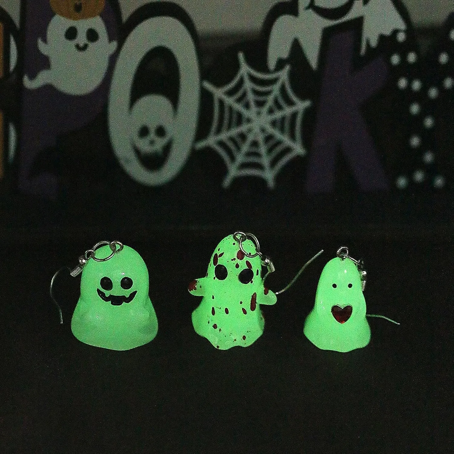 Halloween Ghost Earrings for Women Glow Ghost Dangle Earrings Spooky Ghost Drop Earrings Halloween Theme Charm Earrings Halloween Glow Party Accessories