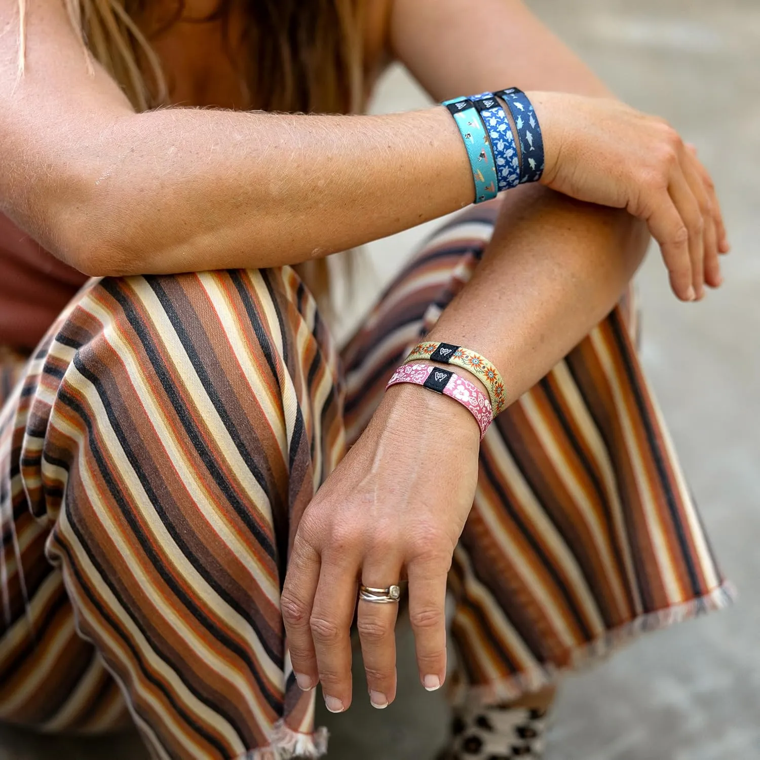 Hang Loose Bands - Southwestern Bracelet for Men, Women & Teens - Comfy Tribal Print and Boho - Western Style Reversible Wristband