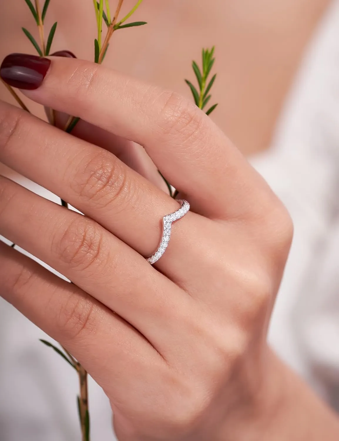 IMOLOVE Moissanite Wedding Band Wedding Rings for Women V-Shaped 925 Sterling Silver Rings with 18K White Gold Plated Eternity Stackable Engagement Ring Anniversary Band Size 4-11