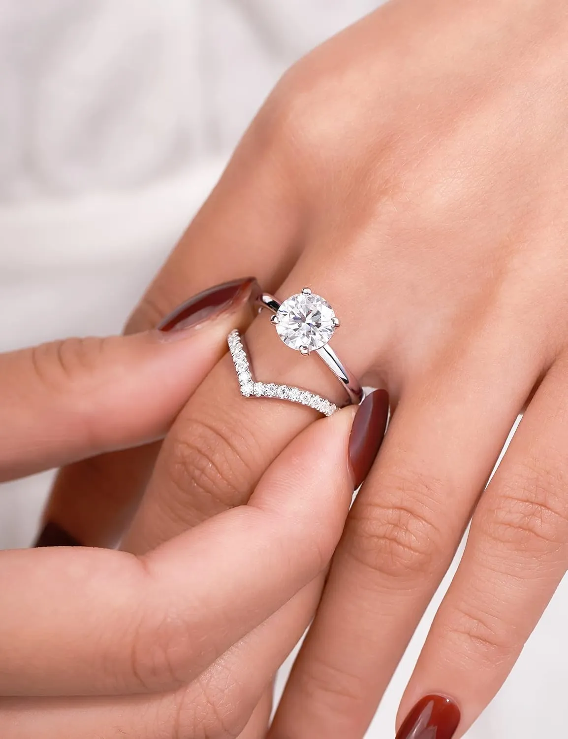 IMOLOVE Moissanite Wedding Band Wedding Rings for Women V-Shaped 925 Sterling Silver Rings with 18K White Gold Plated Eternity Stackable Engagement Ring Anniversary Band Size 4-11