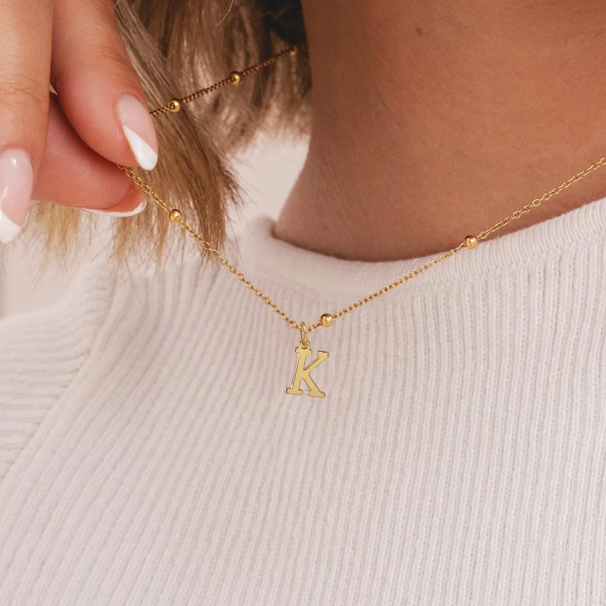 Initial Necklaces for Women Dainty Gold Letter Pendant Necklace 14k Gold Plated A-Z Name Necklaces Cute Charm Choker Necklace Fashion Accessories Non Tarnish Trendy Jewelry Gift