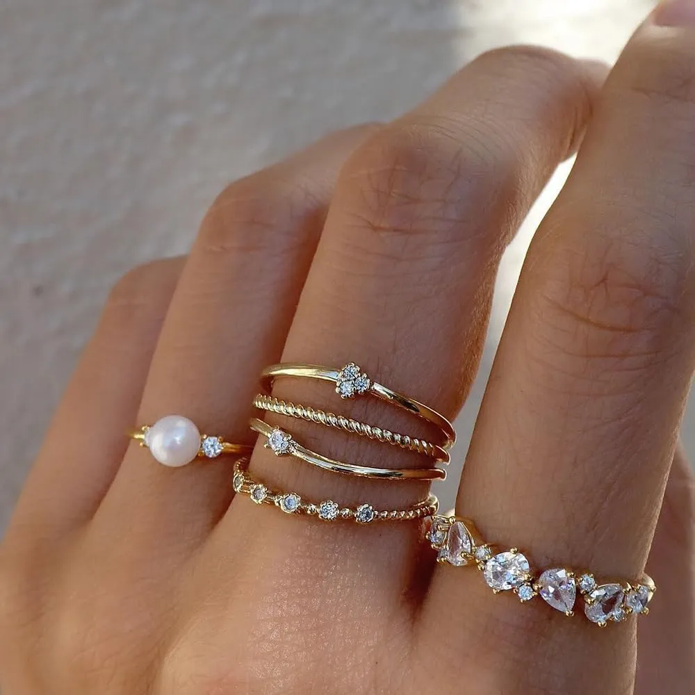KISS WIFE Gold Stackable Moon Star Knuckle Rings Set for Women, Boho Dainty Lightweight Stacking Rings, Vintage Midi Rings Pack, Trendy Jewelry