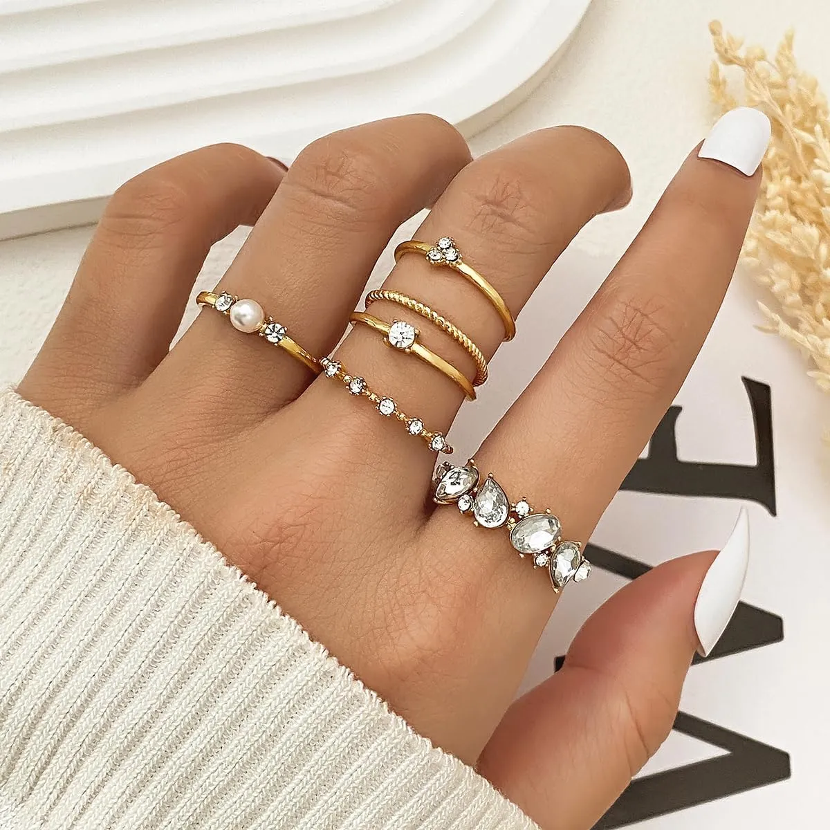 KISS WIFE Gold Stackable Moon Star Knuckle Rings Set for Women, Boho Dainty Lightweight Stacking Rings, Vintage Midi Rings Pack, Trendy Jewelry