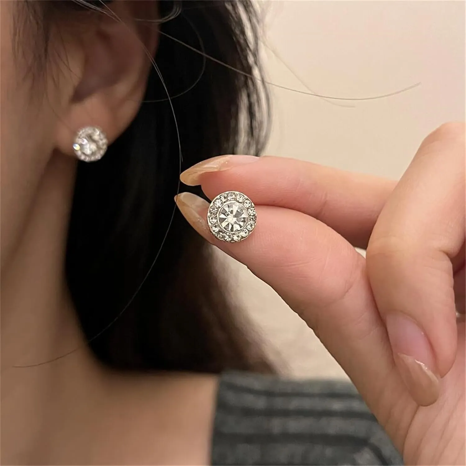 MALOYANVE Crystal Round Earrings Exquisite Sparkly Small Lightweight Circle Rhinestone Cubic Zirconia Stud Earrings Wedding Jewelry Gifts for Women