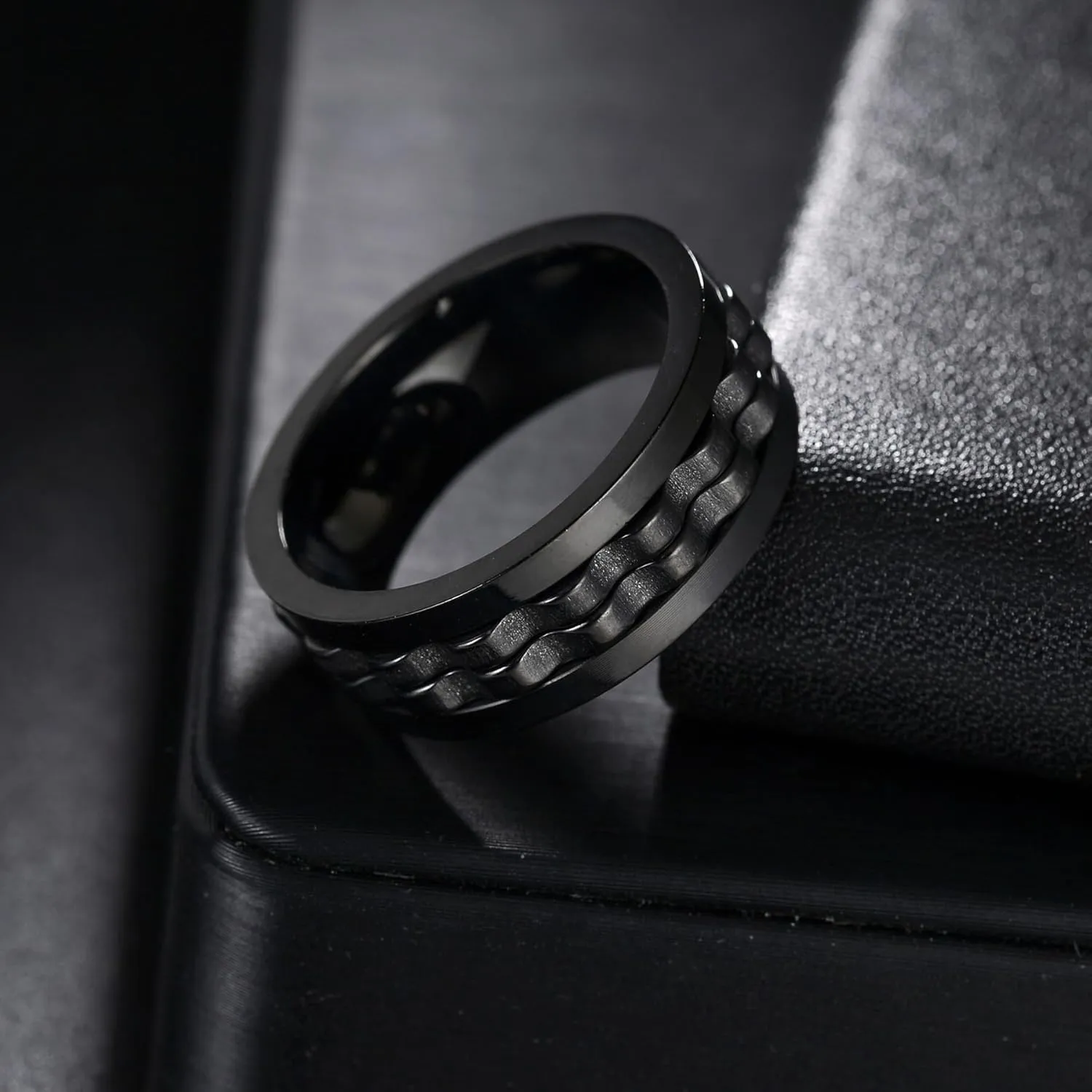 Mens Fidget Rings Anxiety Spinner Rings for Men Classic Chain Rings for Women Adults Titanium Steel Ring