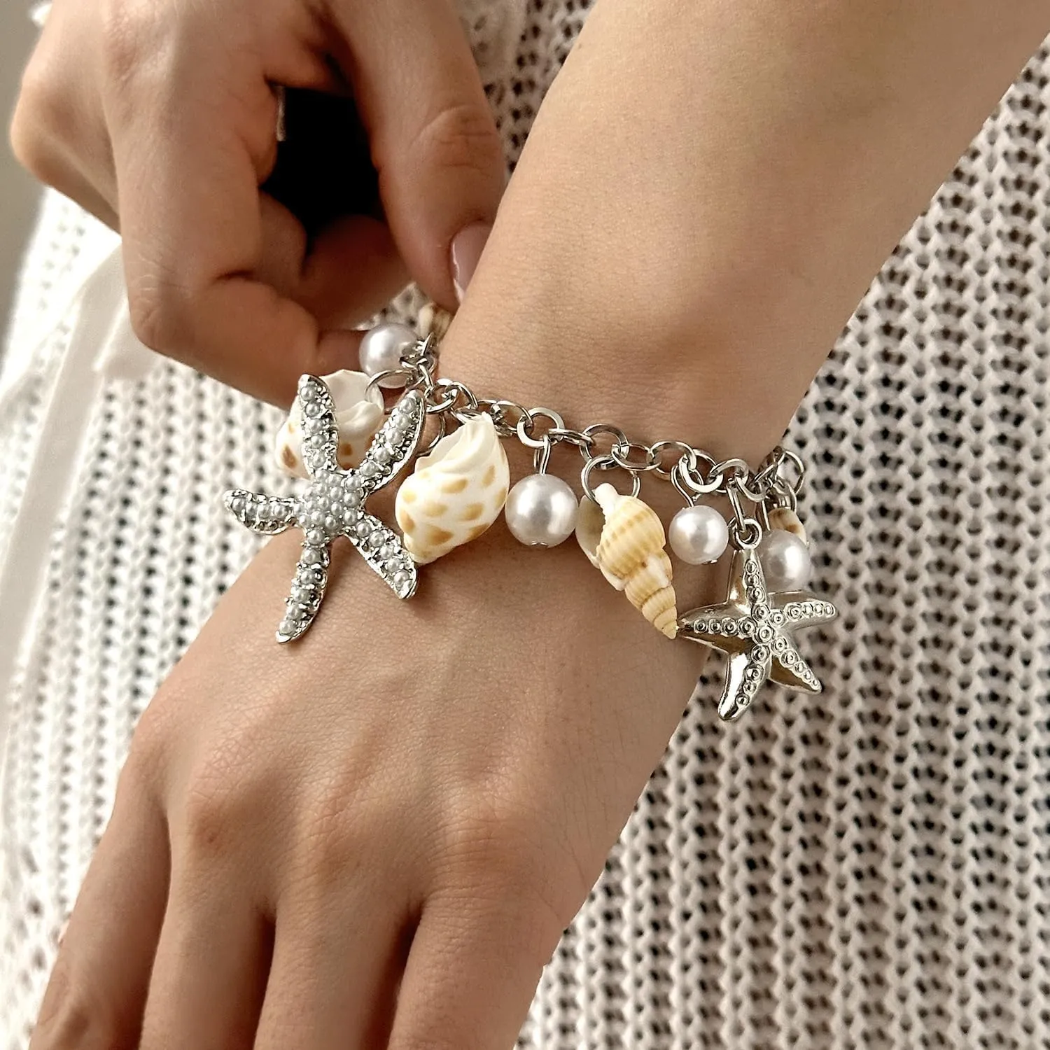 ONLYJUMP Sea Shell Starfish Bracelets for Women Trendy Ocean Charm Bracelet Gold Starfish Rudder Seashell Charm Pendant Link Bracelets Bohemian Hawaiian Summer Beach Bracelets Vacation Holiday Jewelry Gift