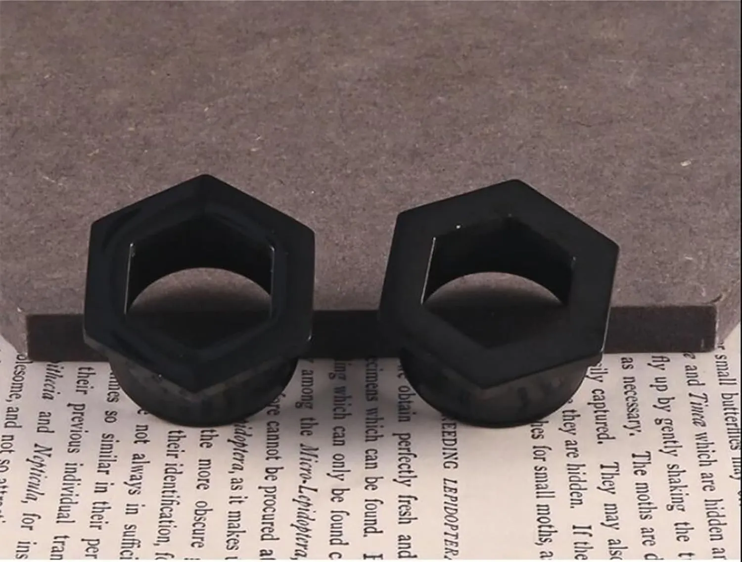 Plugs Gauges for Ears Stainless Steel Ear Gauges Men and Women Multicolor Hollow Hexagon Ear Tunnels, 1 Pair, 6MM - 25MM