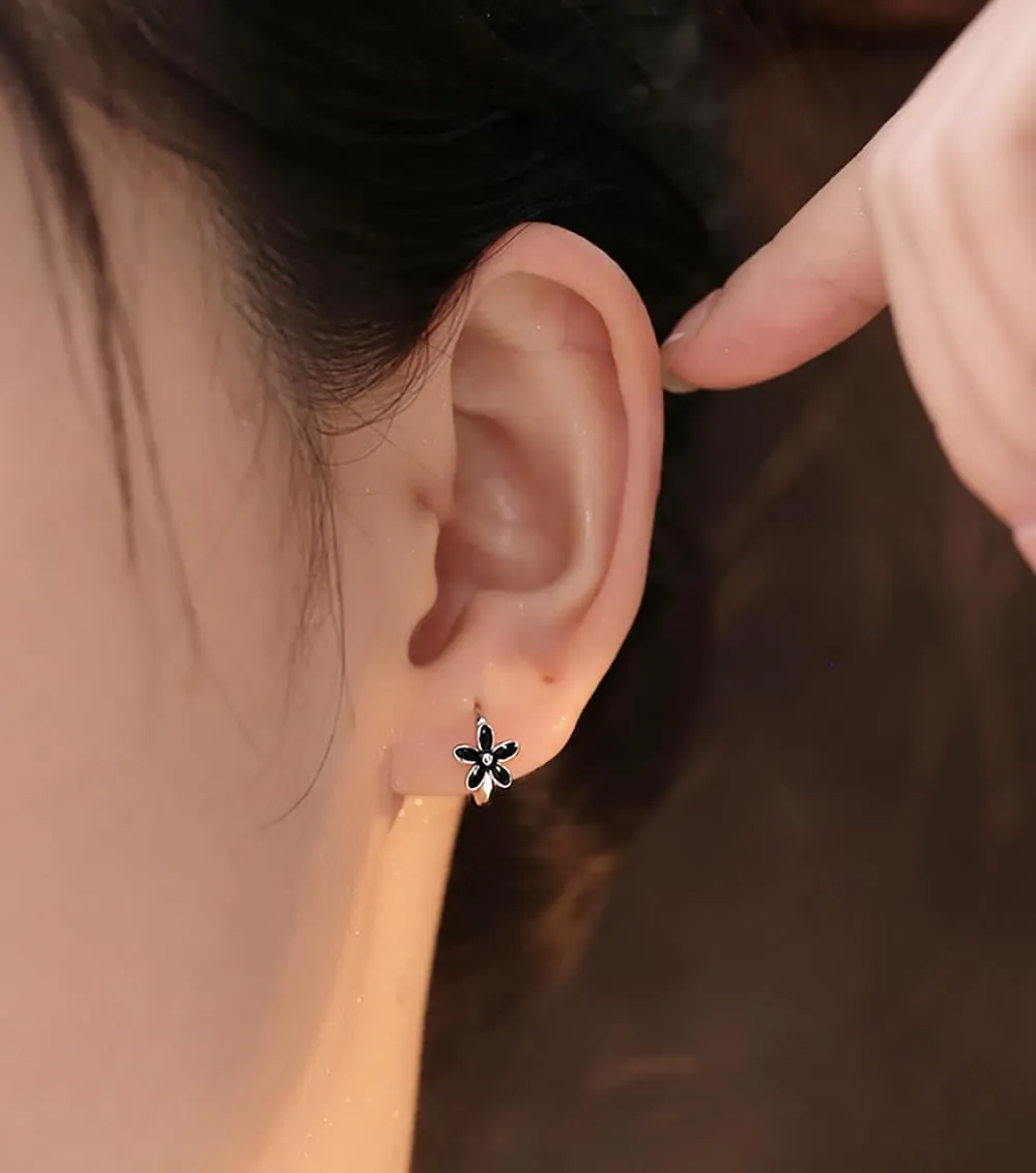 Reffeer Solid 925 Sterling Silver Daisy Flower Hoop Earrings Huggie for Women Teens Black Flower Hoop Earrings Cartilage Helix Earrings