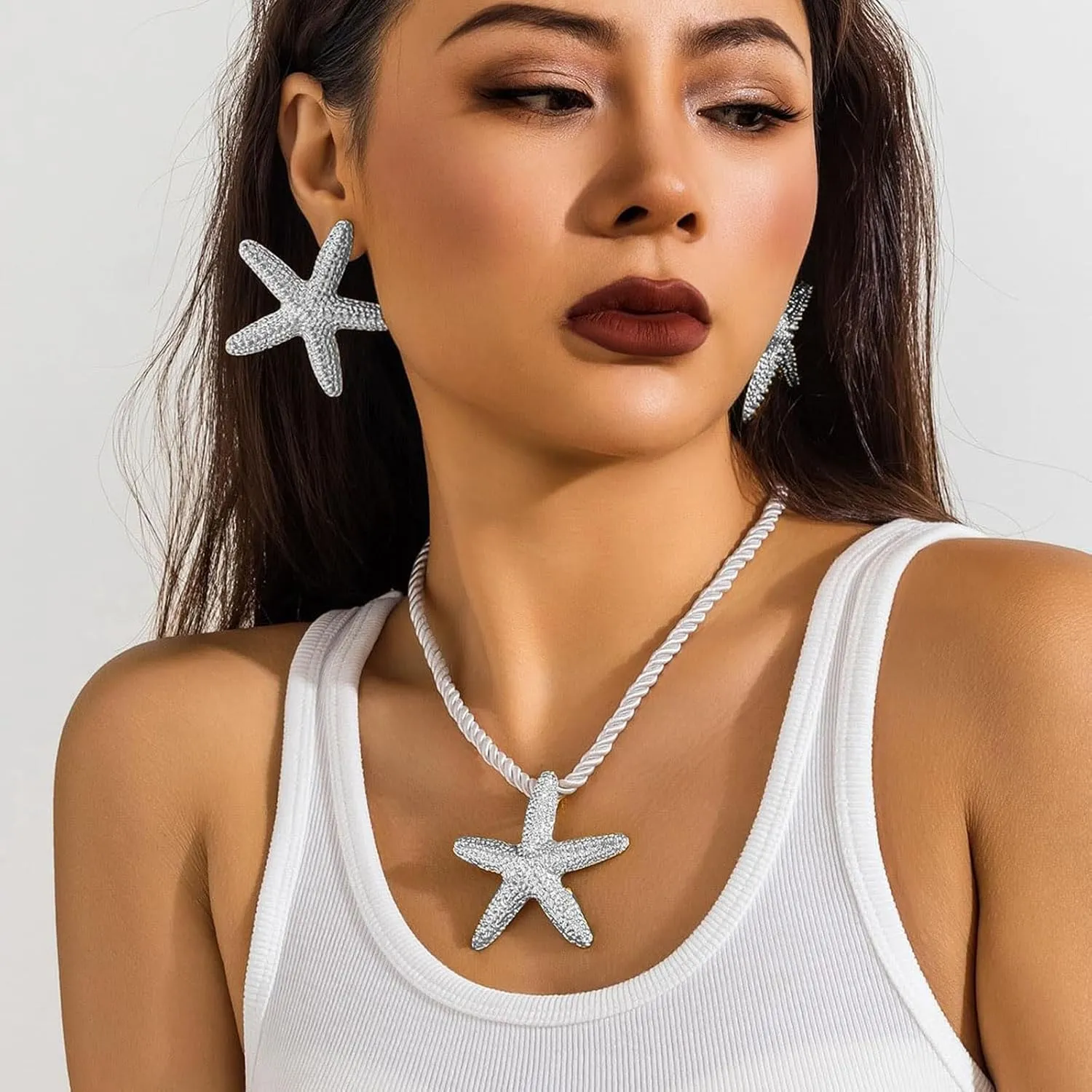 Seashell Necklace for Women Starfish Necklace Summer Beach Charm Necklaces Trendy Boho Pearl Shell Necklaces Summer Outfits for Women Beach Starfish Earrings Vacation Earrings Seashell Jewelry