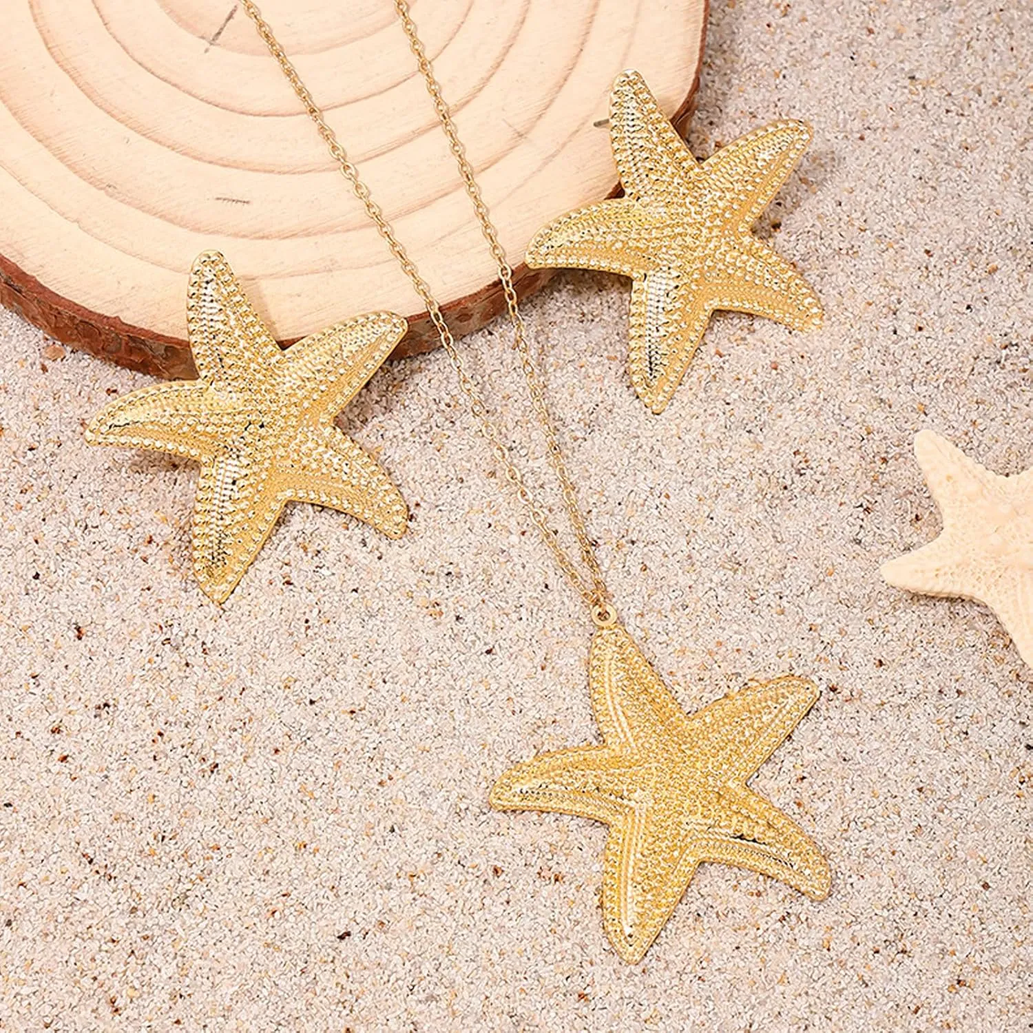 Seashell Necklace for Women Starfish Necklace Summer Beach Charm Necklaces Trendy Boho Pearl Shell Necklaces Summer Outfits for Women Beach Starfish Earrings Vacation Earrings Seashell Jewelry