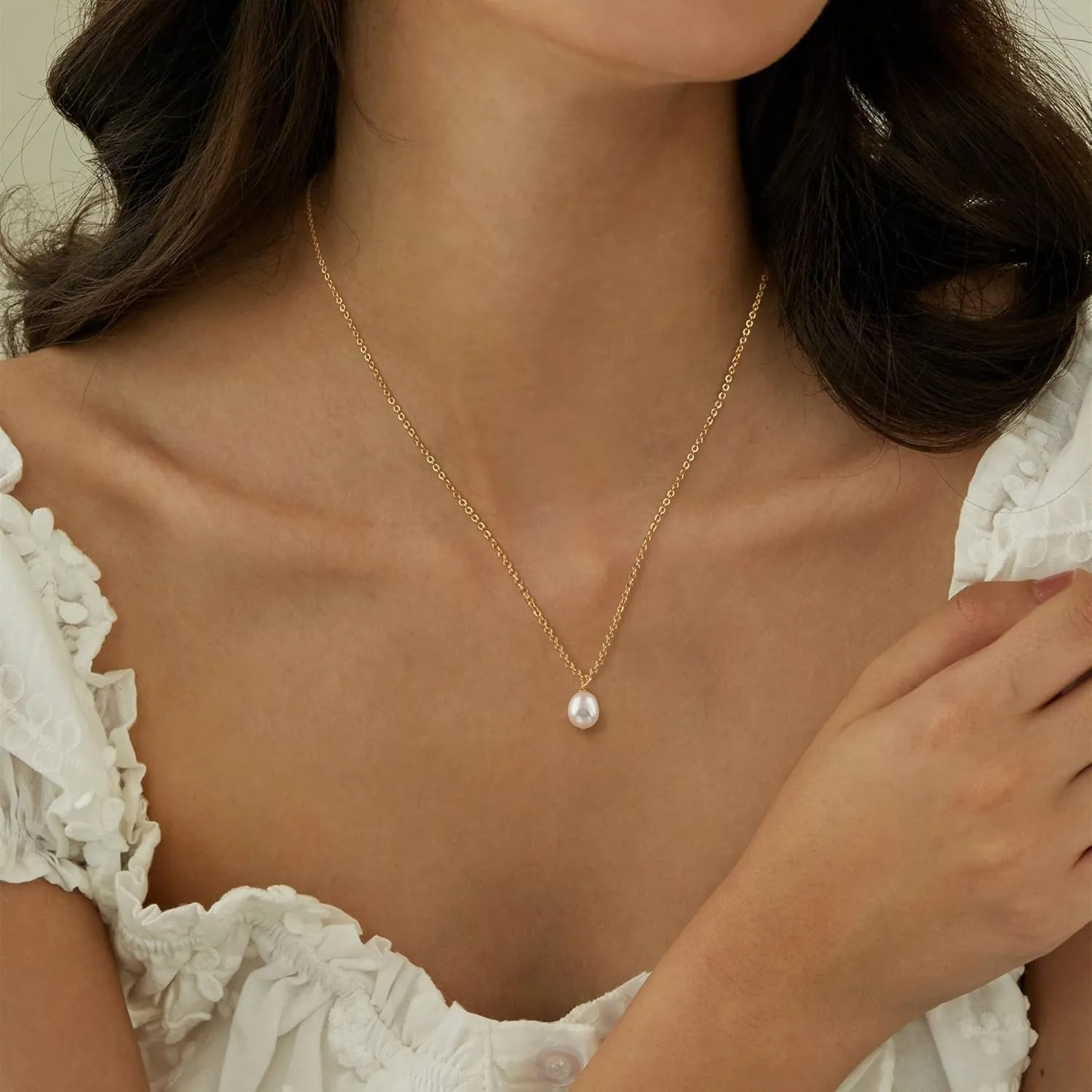 Tewiky Pearl Necklaces for Women, Dainty Gold Necklace 14k Gold Plated Single Pearl Necklace Simple Pearl Choker Necklaces for Women Trendy Cute Gold Necklace Jewelry for Women
