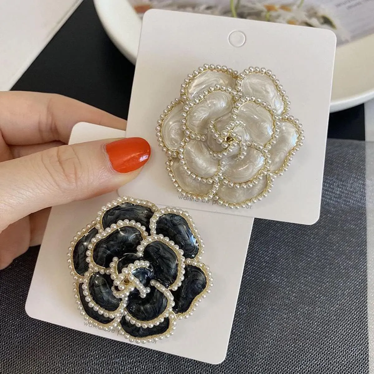 Vintage Camellia Pearl Tassel Brooches Bracelet Bohemian Pearl Safety Pins Bracelets Flower Hairpin Headpieces Shawl Pins Dainty Elegant Lapel Pin Wedding Party Dress Accessories for Women