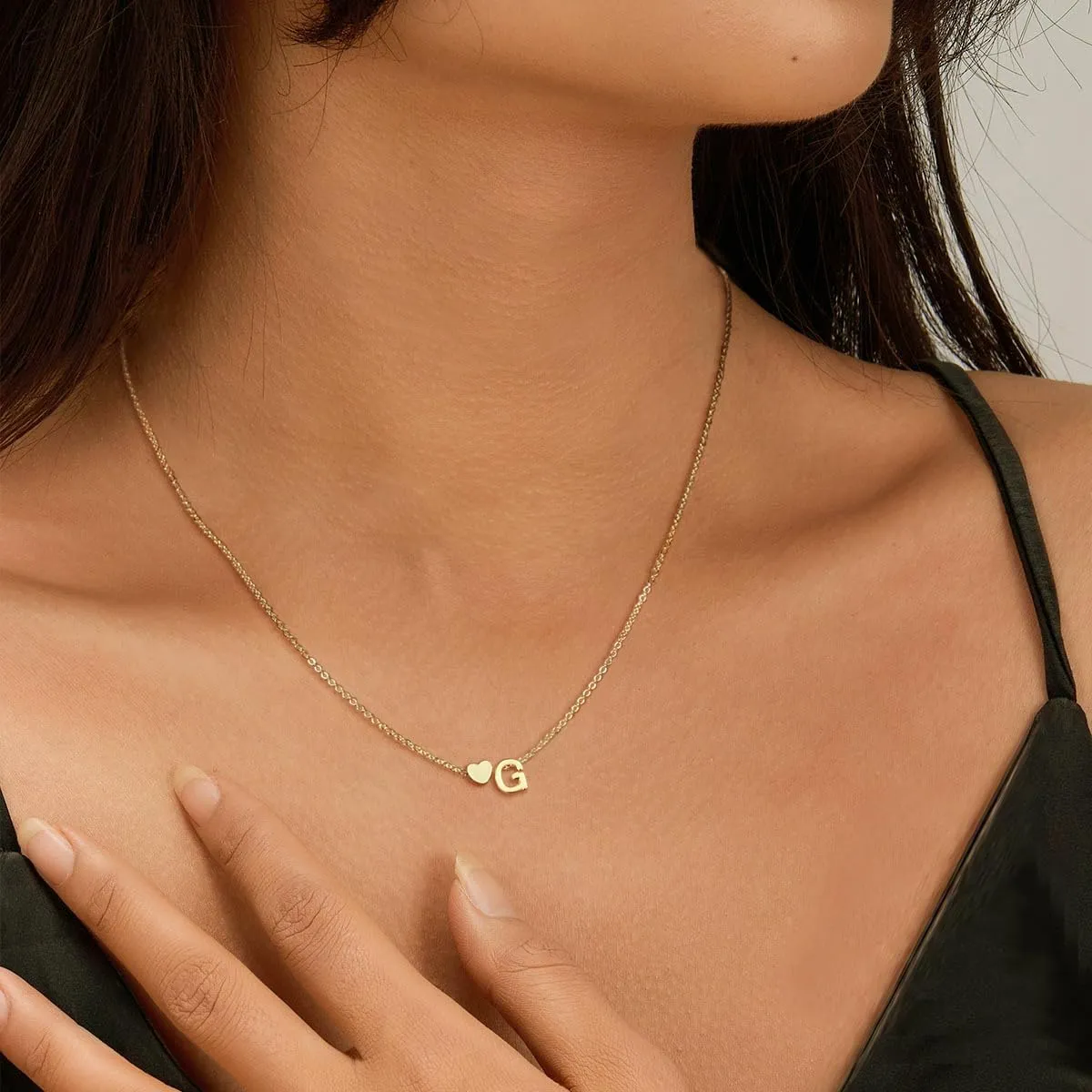 VIROMY Gold Initial Necklaces for Women 14K Gold Plated Dainty Heart Letter A-Z Personalized Initial Heart Pendant Necklace Tiny Letter Name Necklaces Jewelry for Women